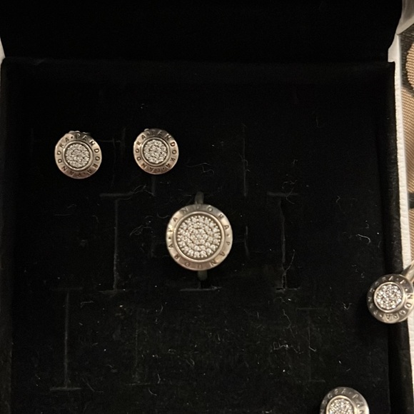 Pandora bracelet set - Picture 3 of 7